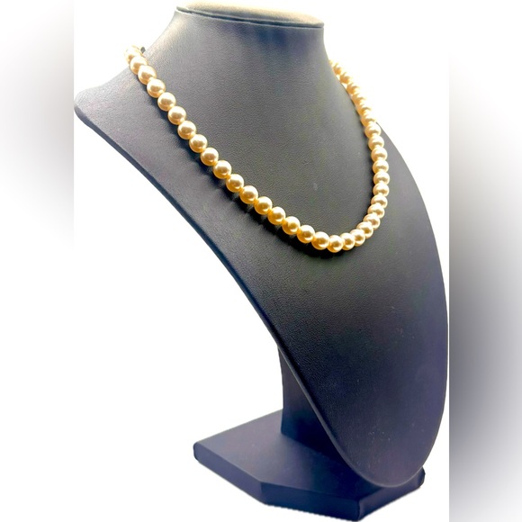 Beautiful Antique/Vintage Pearl Necklace-Preowned-Made in Japan, Silver Hardware - Picture 2 of 7